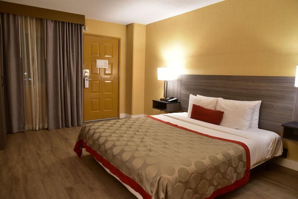 Ramada By Wyndham San Diego National City Exterior foto