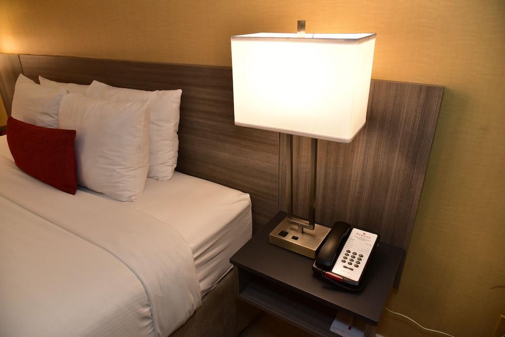Ramada By Wyndham San Diego National City Exterior foto