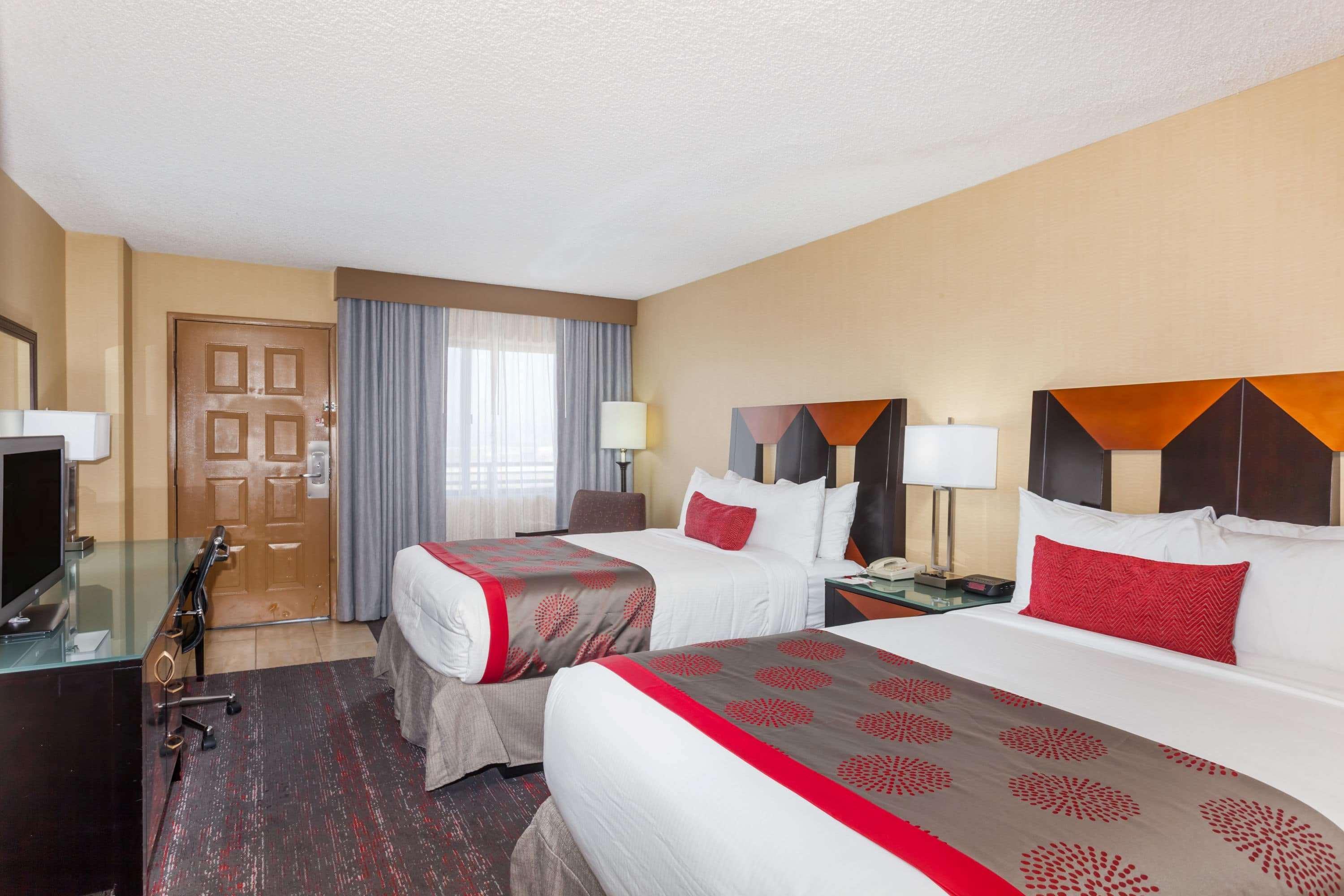 Ramada By Wyndham San Diego National City Exterior foto