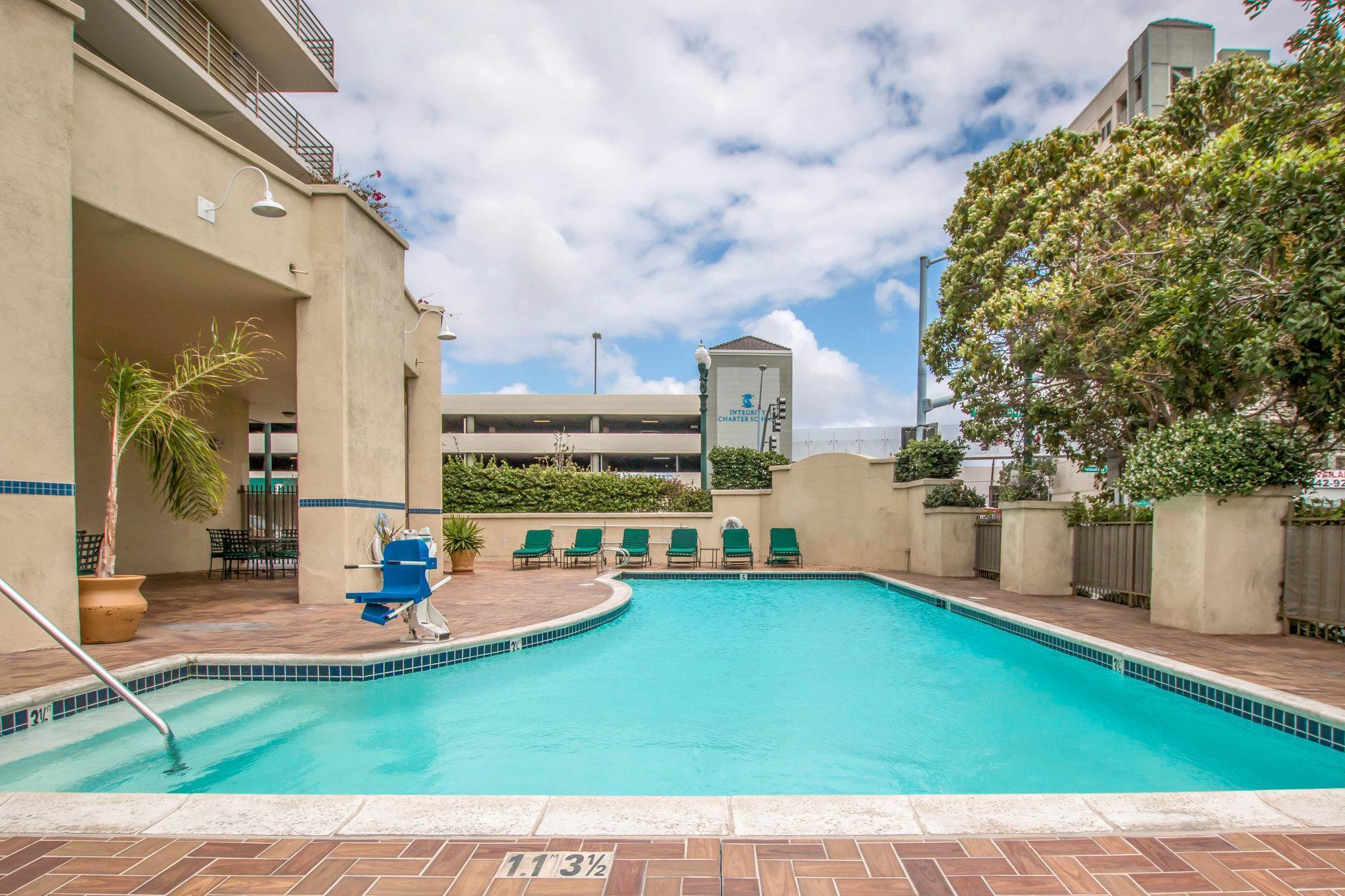 Ramada By Wyndham San Diego National City Exterior foto