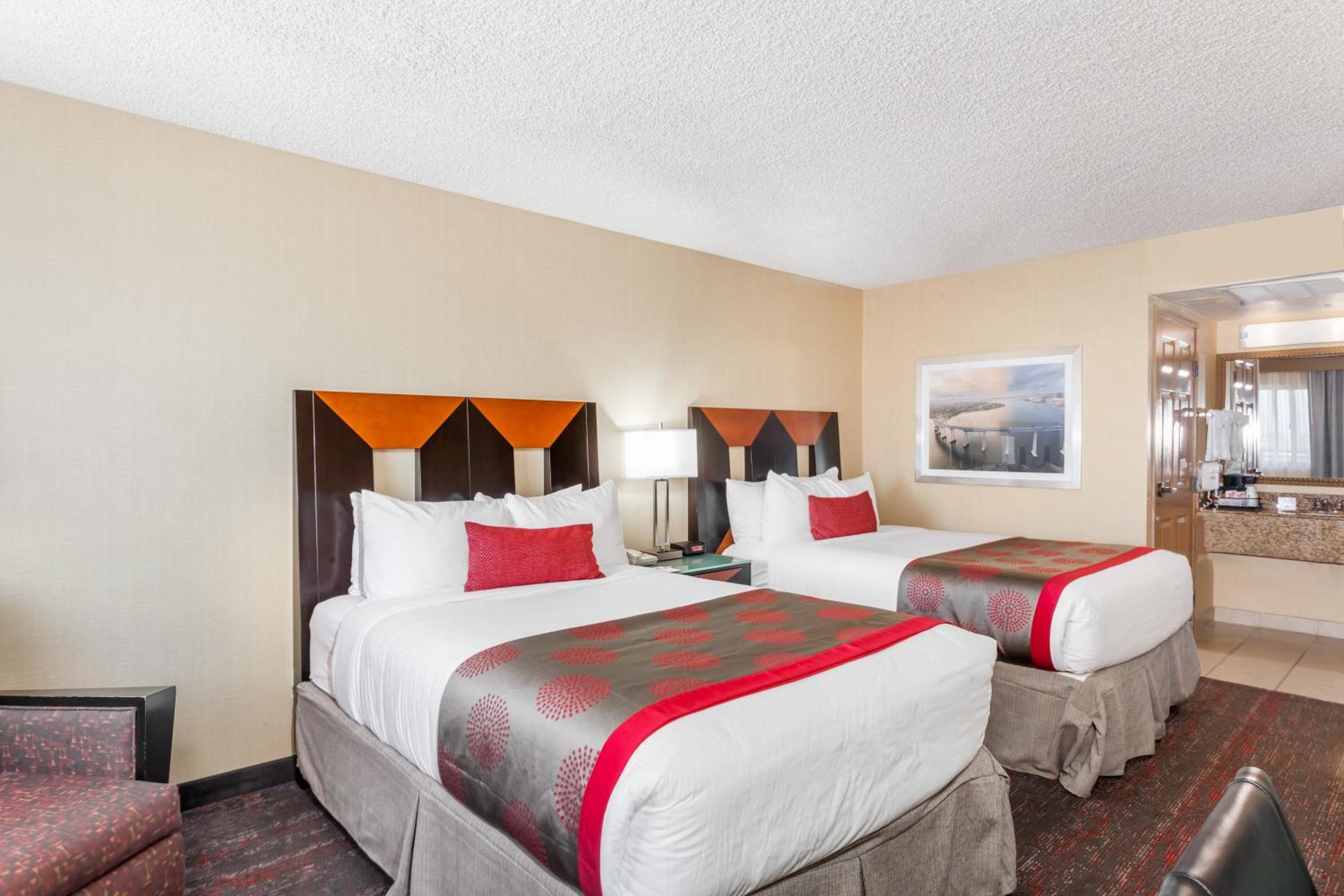 Ramada By Wyndham San Diego National City Exterior foto